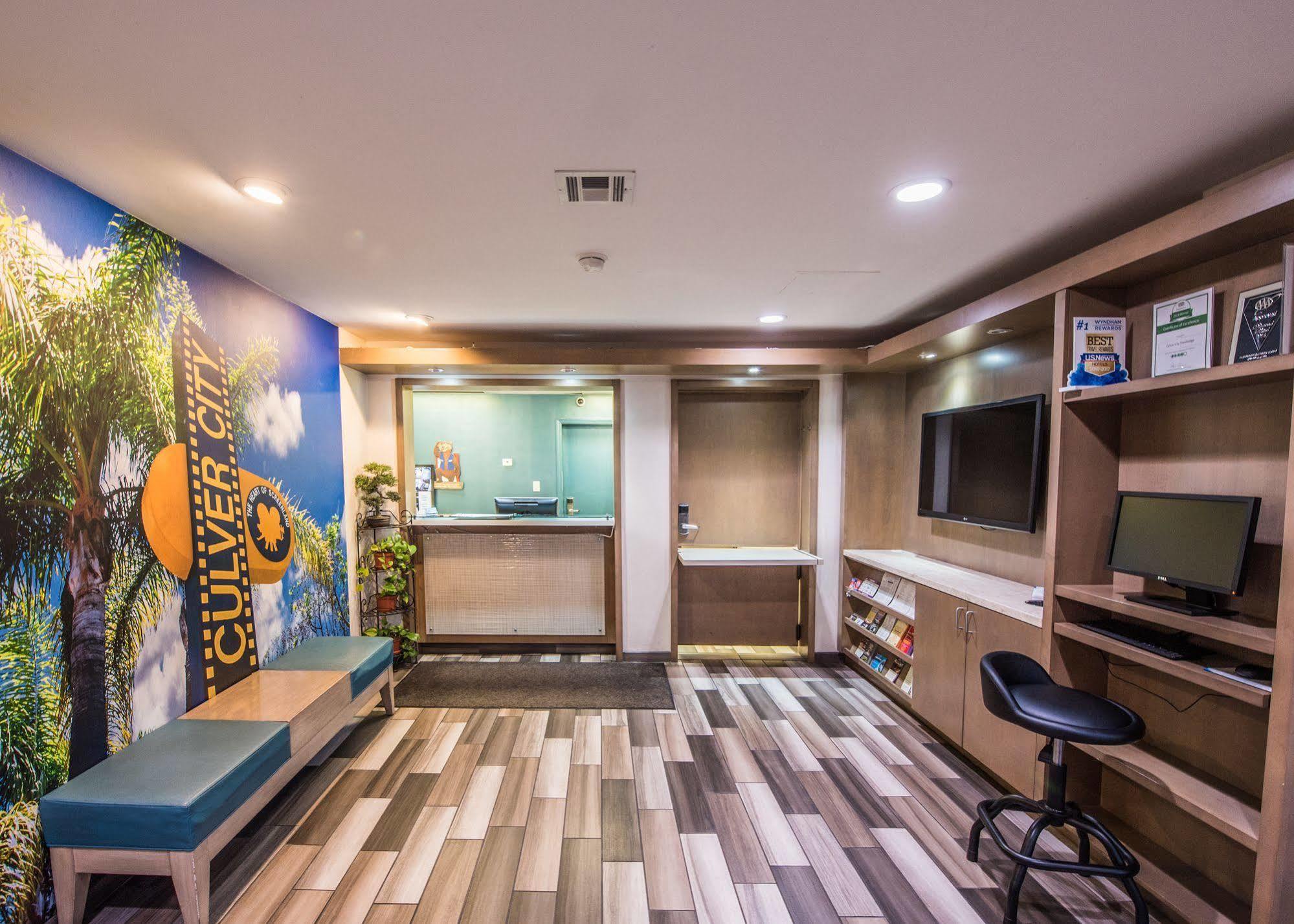 Travelodge By Wyndham Culver City Лос-Анджелес Екстер'єр фото